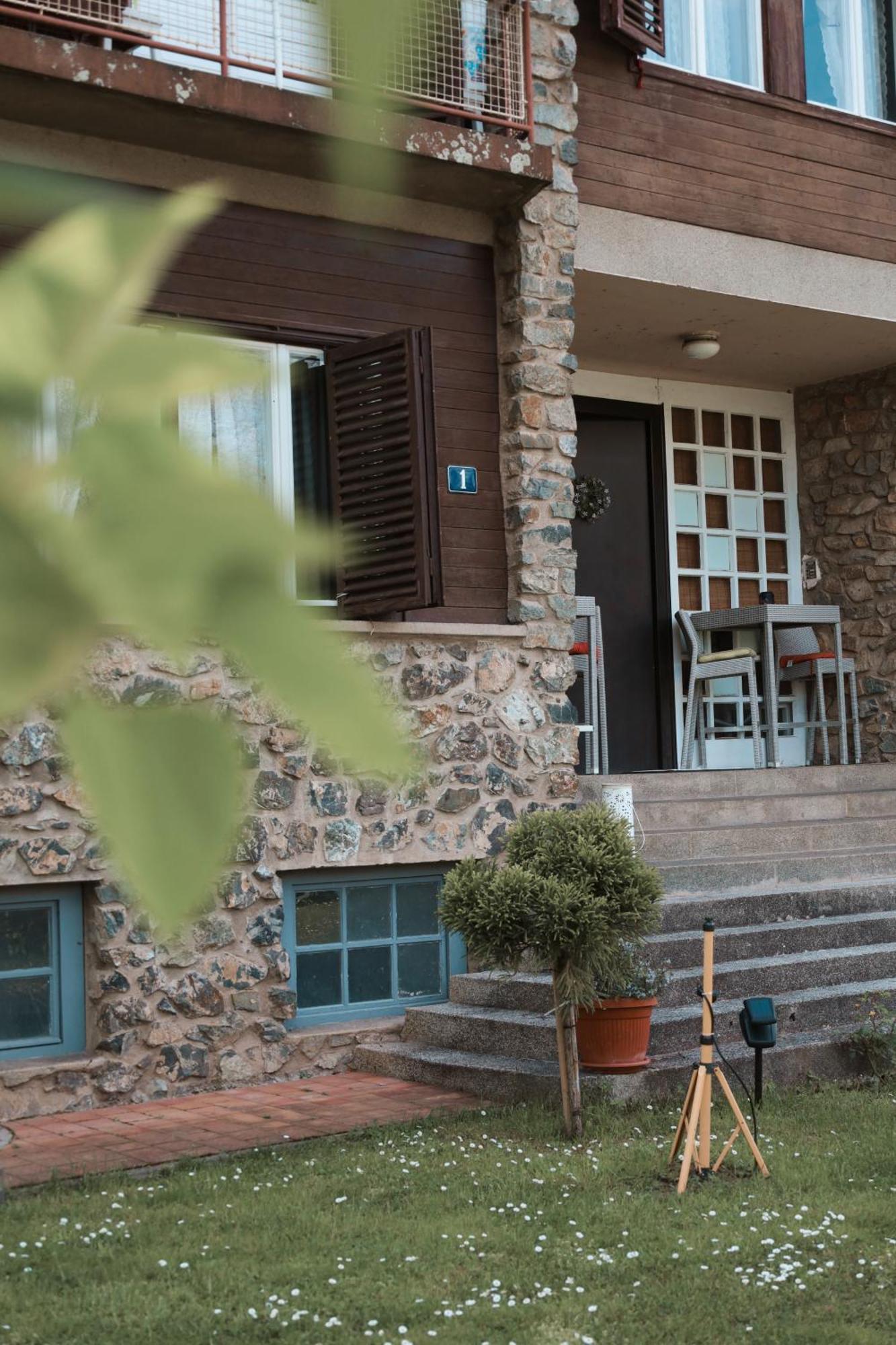 Kamena Kuca Daire Pozega Dış mekan fotoğraf